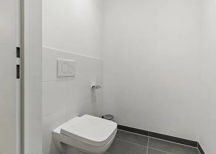 Апартаменти 4 Min To Metro I 12 Min To Inner I Wifi Відень