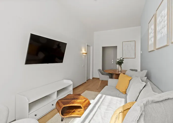 Апартаменти 4 Min To Metro I 12 Min To Inner I Wifi Відень